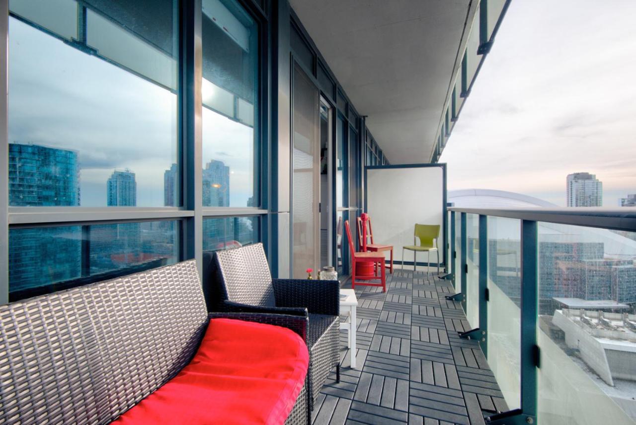 Апартаменты Luxury Adventure Cn Tower/Mtcc/Scotiabank Arena Торонто Экстерьер фото